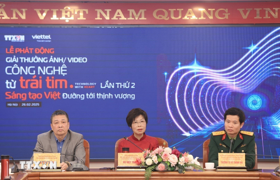 Ban Tổ chức trả lời các câu hỏi của phóng viên. (Ảnh: Tuấn Anh/TTXVN)