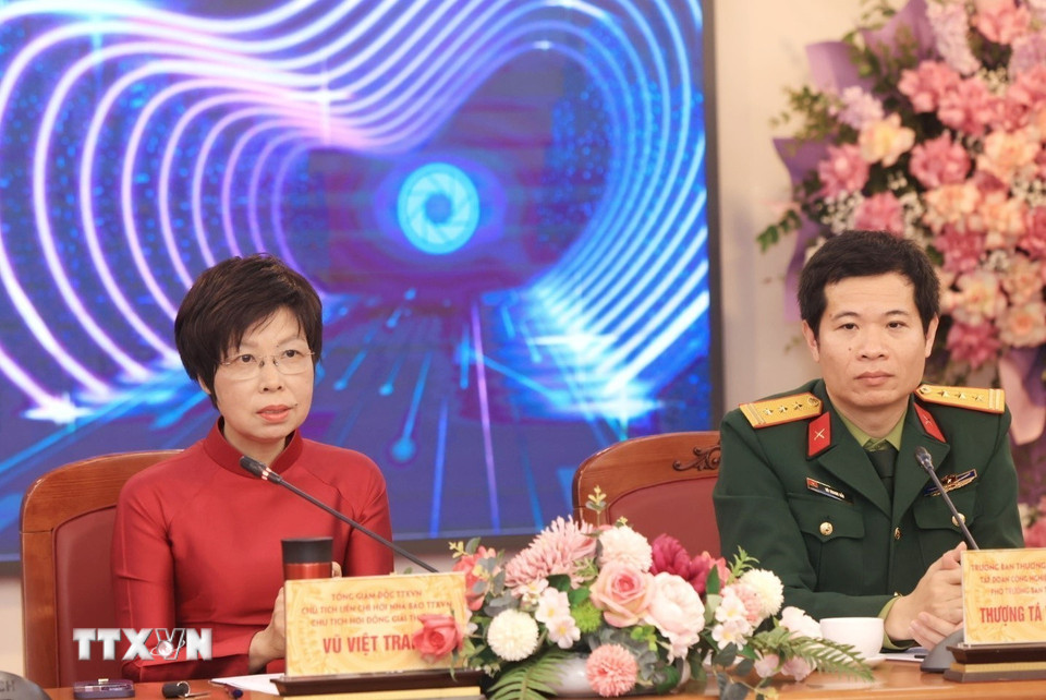 Tổng Giám đốc TTXVN Vũ Việt Trang trả lời các câu hỏi của phóng viên. (Ảnh: Tuấn Anh/TTXVN)