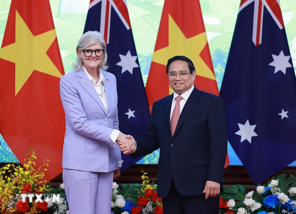 Thủ tướng Phạm Minh Chính hội kiến Toàn quyền Australia Sam Mostyn. (Ảnh: Dương Giang/TTXVN)