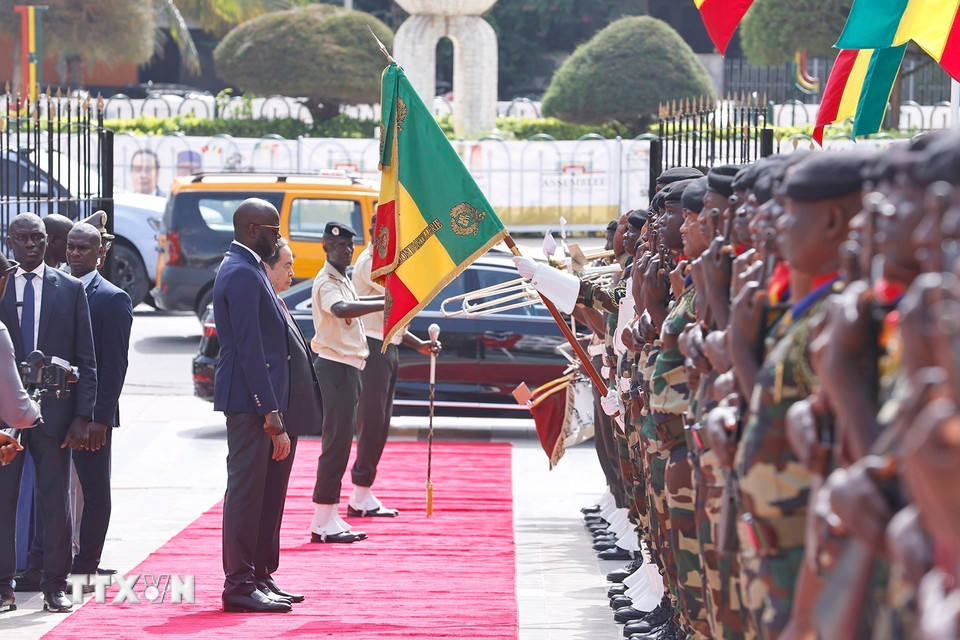 Chủ tịch Quốc hội Malick Ndiaye chủ trì Lễ đón Chủ tịch Quốc hội Trần Thanh Mẫn thăm chính thức Cộng hòa Senegal. (Ảnh: Doãn Tấn/TTXVN)
