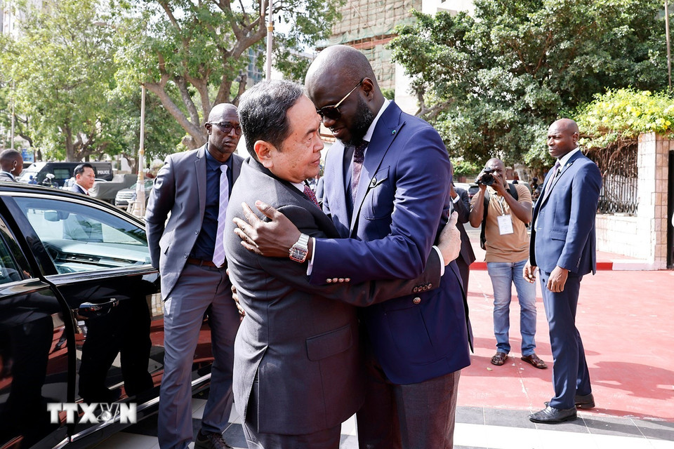 Chủ tịch Quốc hội Malick Ndiaye đón Chủ tịch Quốc hội Trần Thanh Mẫn thăm chính thức Cộng hòa Senegal. (Ảnh: Doãn Tấn/TTXVN)