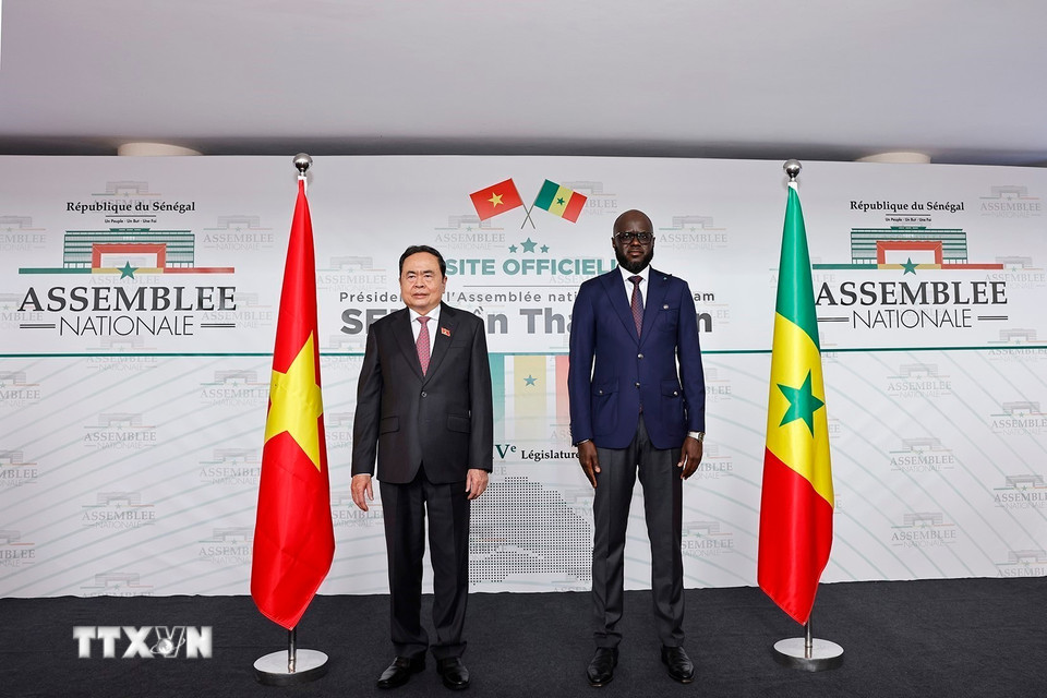 Chủ tịch Quốc hội Malick Ndiaye đón Chủ tịch Quốc hội Trần Thanh Mẫn thăm chính thức Cộng hòa Senegal. (Ảnh: Doãn Tấn/TTXVN)