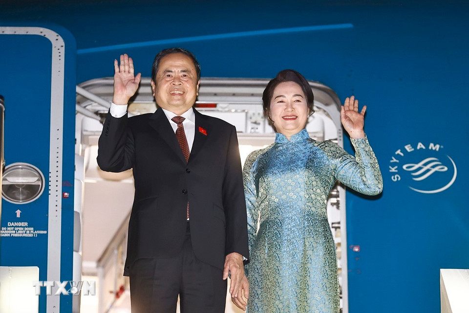 Lễ tiễn Chủ tịch Quốc hội Trần Thanh Mẫn và Phu nhân tại Sân bay quốc tế I. Karimov Tashkent, Thủ đô Tashkent, Cộng hòa Uzbekistan. (Ảnh: Doãn Tấn/TTXVN)