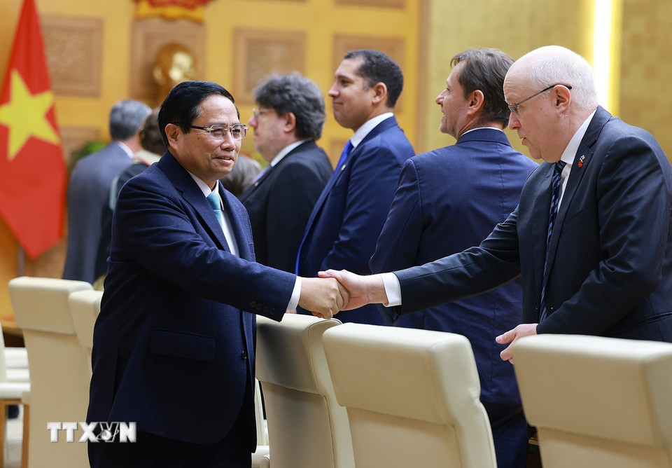 Thủ tướng Phạm Minh Chính với đại diện các doanh nghiệp châu Âu. (Ảnh: Dương Giang/TTXVN)