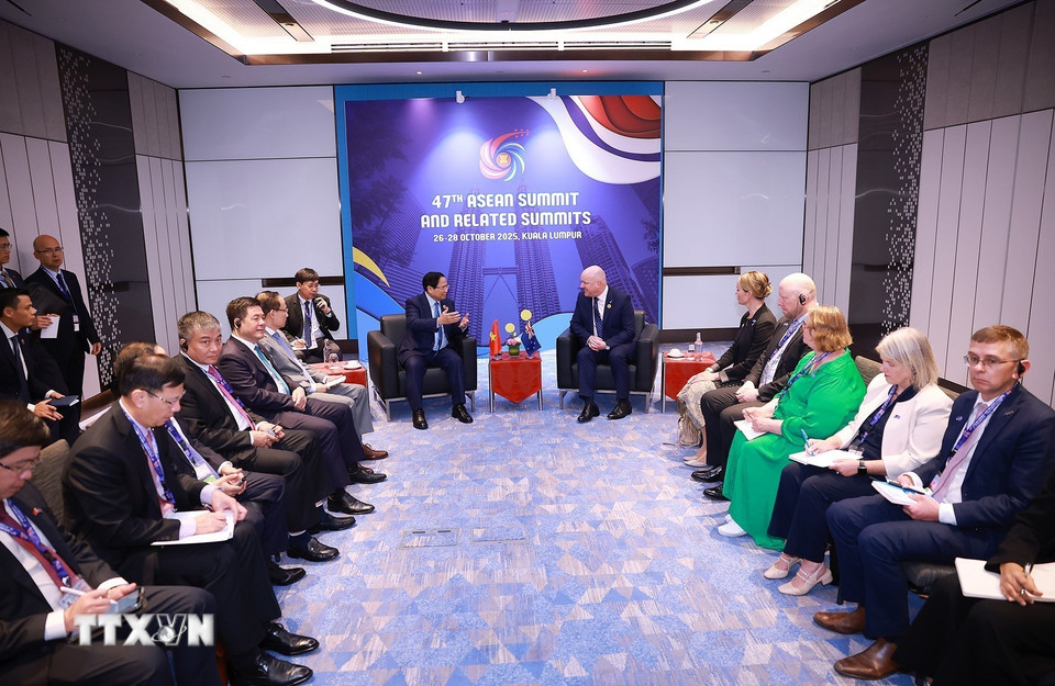 Thủ tướng Phạm Minh Chính gặp Thủ tướng New Zealand Christopher Luxon. (Ảnh: Dương Giang/TTXVN)