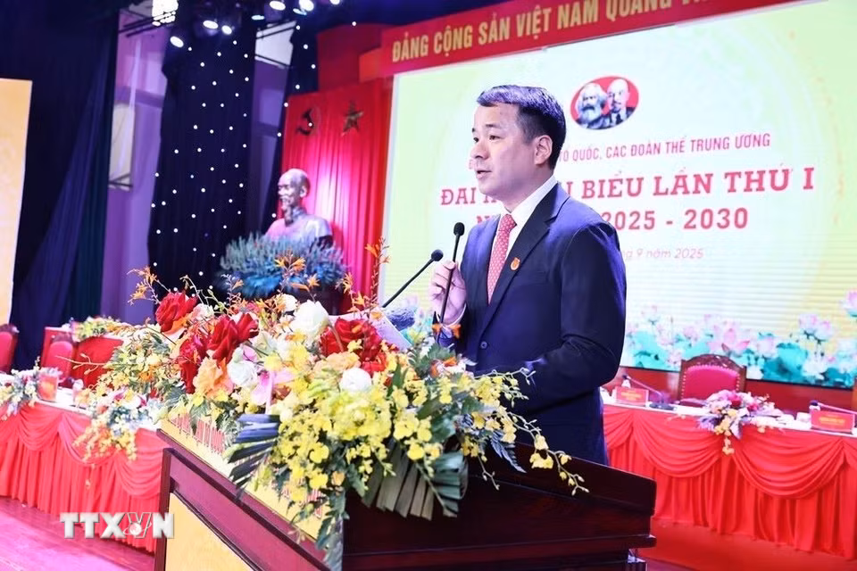 Ông Ngô Văn Cương, Phó Bí thư Đảng ủy Mặt trận Tổ quốc, các đoàn thể Trung ương phát biểu. (Ảnh: Minh Đức/TTXVN)