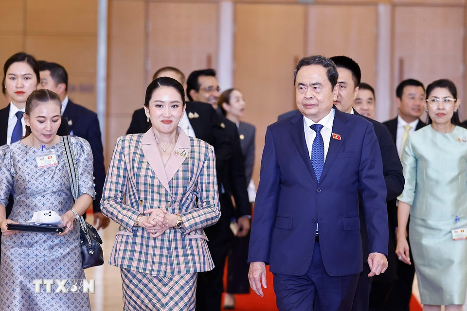 Chủ tịch Quốc hội Trần Thanh Mẫn và Thủ tướng Thái Lan Paetongtarn Shinawatra. (Ảnh: Doãn Tấn/TTXVN)