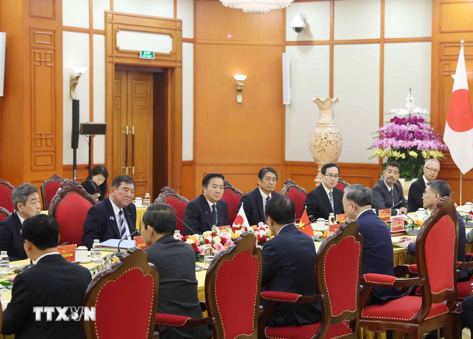 Chủ tịch Đảng Dân chủ Tự do, Thủ tướng Nhật Bản Ishiba Shigeru và đoàn đại biểu Nhật Bản tại buổi tiếp. (Ảnh: Thống Nhất/TTXVN)