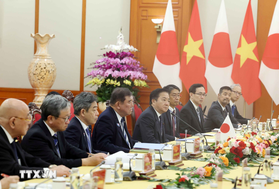 Chủ tịch đảng Dân chủ Tự do, Thủ tướng Nhật Bản Ishiba Shigeru và đoàn đại biểu Nhật Bản tại buổi ﻿tiếp. (Ảnh: Thống Nhất/TTXVN)