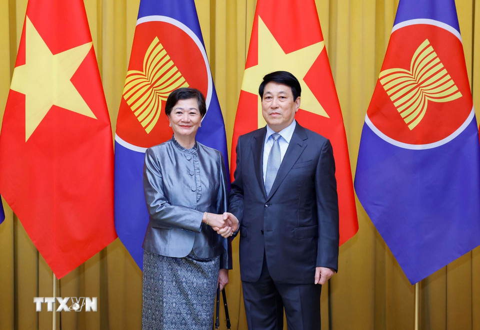 Chủ tịch nước Lương Cường với Đại sứ Campuchia tại Việt Nam Chea Kimtha. (Ảnh: Lâm Khánh/TTXVN)