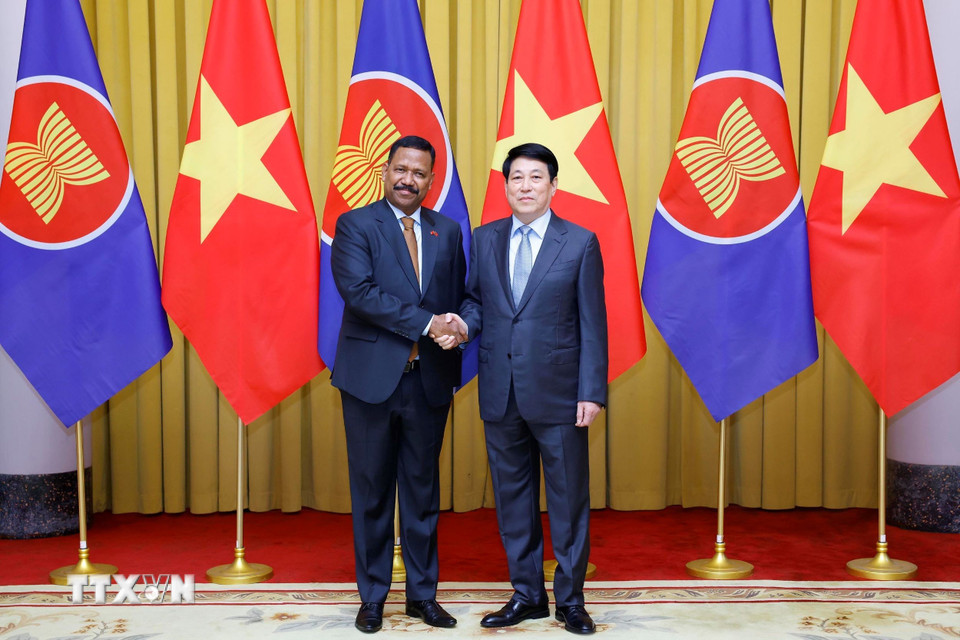 Chủ tịch nước Lương Cường với Đại sứ Timor Leste tại Việt Nam João Pereira. (Ảnh: Lâm Khánh/TTXVN)