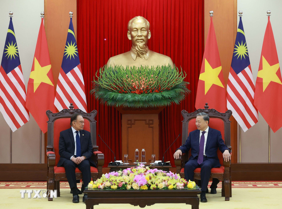 Tổng Bí thư Tô Lâm tiếp Thủ tướng Malaysia Anwar Ibrahim. (Ảnh: Thống Nhất/TTXVN)