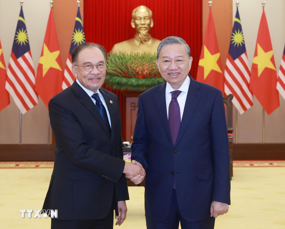Tổng Bí thư Tô Lâm tiếp Thủ tướng Malaysia Anwar Ibrahim. (Ảnh: Thống Nhất/TTXVN)