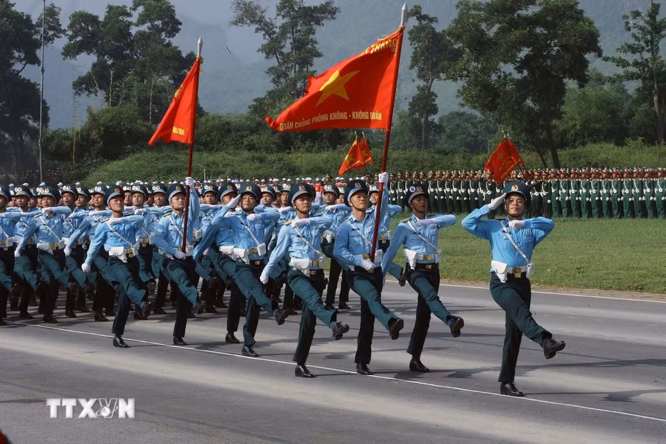 Khối sỹ quan Phòng không - Không quân tại buổi hợp luyện. (Ảnh: Trọng Đức/TTXVN)