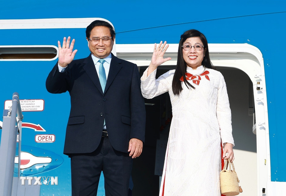 Thủ tướng Phạm Minh Chính và Phu nhân rời thủ đô Warsaw, tiếp tục lên đường thăm chính thức Cộng hòa Séc. (Ảnh: Dương Giang/TTXVN)