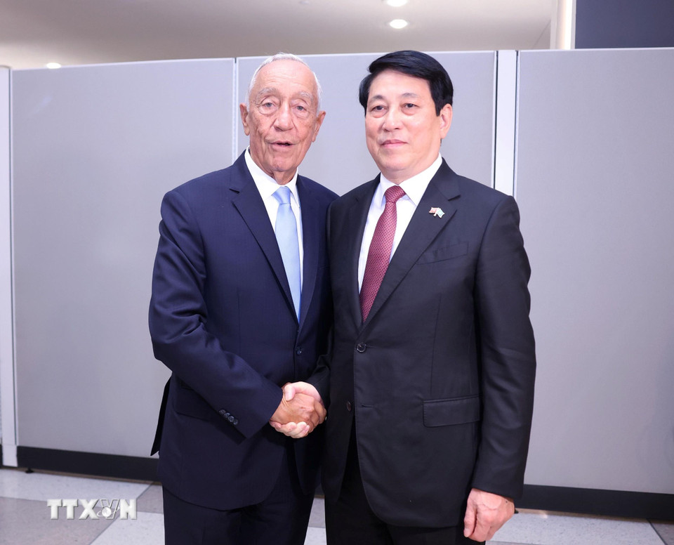 Chủ tịch nước Lương Cường gặp Tổng thống Bồ Đào Nha Marcelo Rebelo de Sousa. (Ảnh: Lâm Khánh/TTXVN)