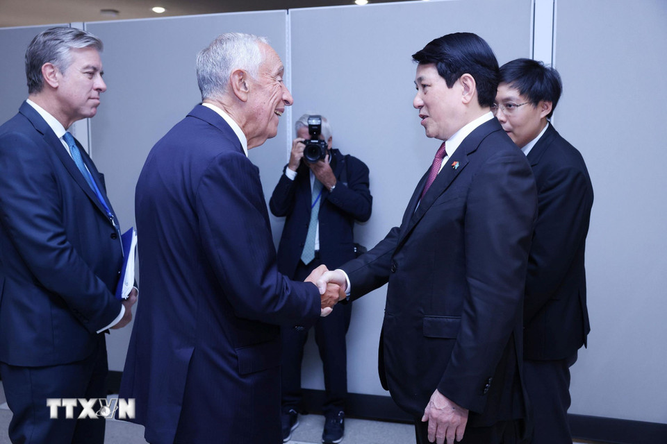 Chủ tịch nước Lương Cường gặp Tổng thống Bồ Đào Nha Marcelo Rebelo de Sousa. (Ảnh: Lâm Khánh/TTXVN)