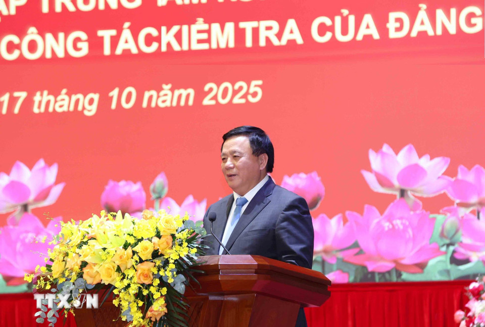 Đồng chí Nguyễn Xuân Thắng, Ủy viên Bộ Chính trị, Giám đốc Học viện Chính trị quốc gia Hồ Chí Minh, Chủ tịch Hội đồng Lý luận Trung ương phát biểu tại buổi Lễ. (Ảnh: Phương Hoa/TTXVN)