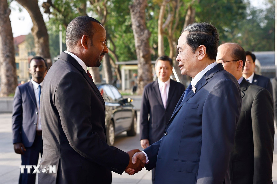 Chủ tịch Quốc hội Trần Thanh Mẫn đón Thủ tướng Cộng hòa Dân chủ Liên bang Ethiopia Abiy Ahmed Ali. (Ảnh: Doãn Tấn/TTXVN)