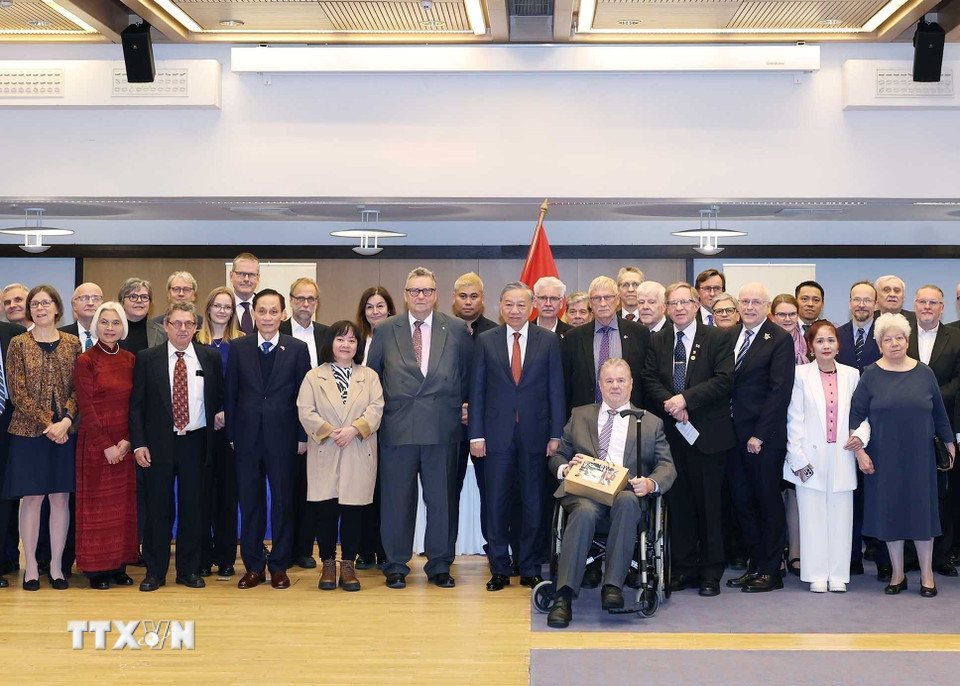 Tổng Bí thư Tô Lâm chụp ảnh chung với các đại biểu. (Ảnh: Thống Nhất/TTXVN)