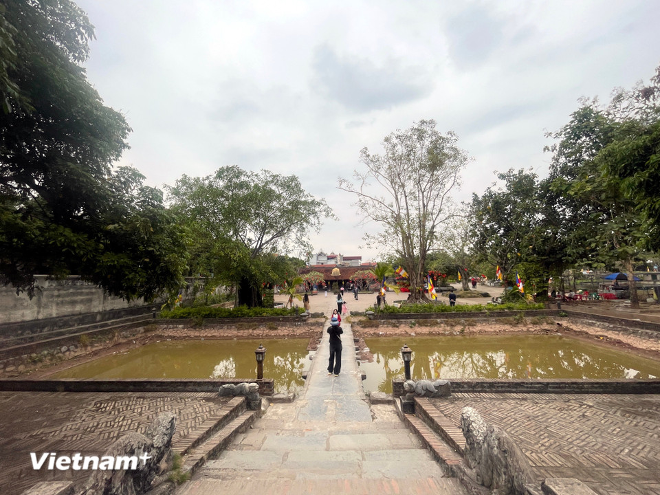 Chùa Chuông nằm trong quần thể di tích Phố Hiến và được mệnh danh là 'Phố Hiến đệ nhất danh thắng.' (Ảnh Vietnam+)