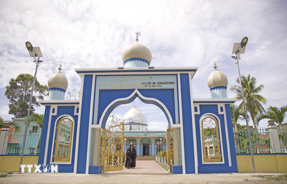 Thánh đường Masjid Al Khairiyah của đồng bào Chăm An Giang tại xã biên giới Nhơn Hội, huyện An Phú, tỉnh An Giang. (Ảnh: Công Mạo/TTXVN)