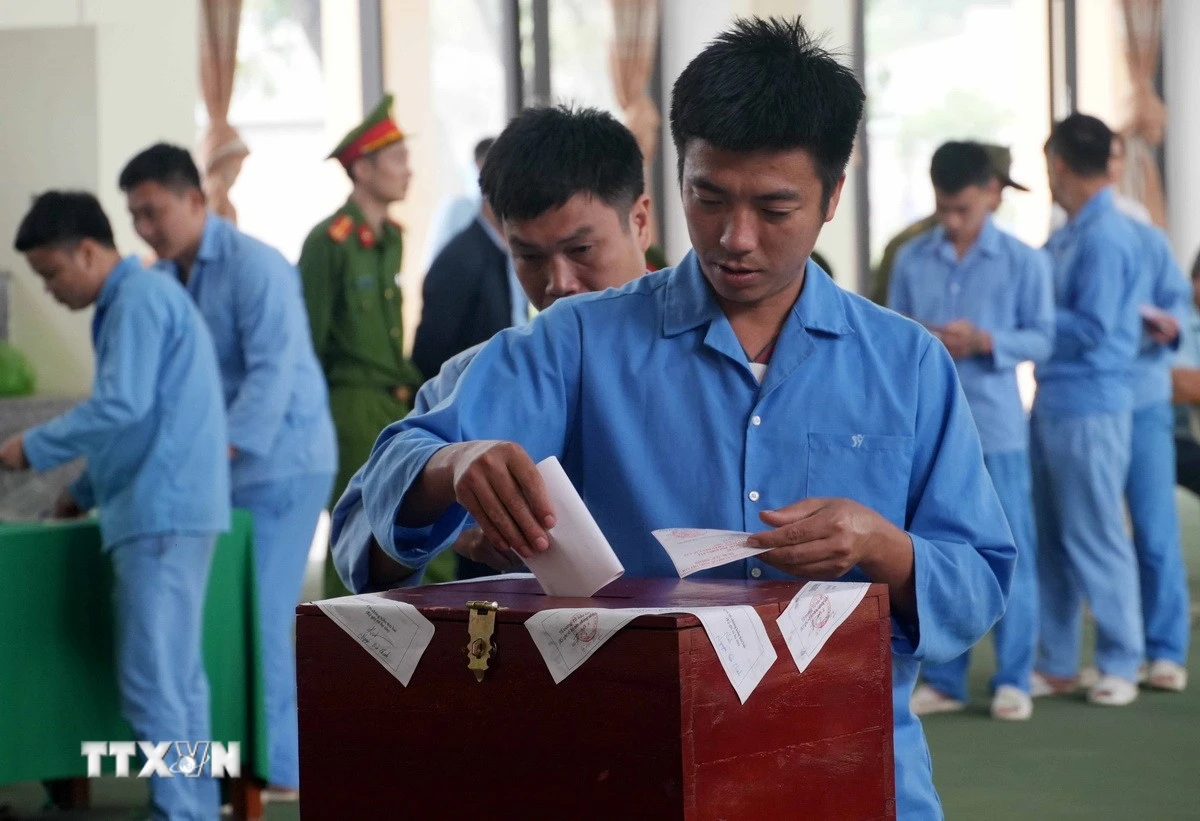 Tạo điều kiện để mọi công dân đủ điều kiện đều được thực hiện quyền bầu cử