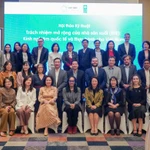 Các đại biểu chụp ảnh tại Hội thảo tham vấn kỹ thuật về trách nhiệm mở rộng của nhà sản xuất (EPR), ngày 6/3.