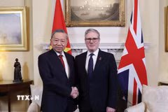 Tổng Bí thư Tô Lâm và Thủ tướng Liên hiệp Vương quốc Anh và Bắc Ireland Keir Starmer. (Ảnh: Thống Nhất/TTXVN)