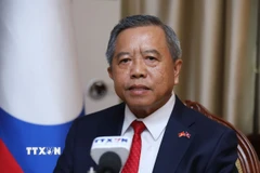 Viện sỹ, Giáo sư, Tiến sỹ Boviengkham Vongdara, Bộ trưởng Bộ Công nghệ và Truyền thông, Chủ tịch Hội Hữu nghị Lào-Việt Nam trả lời phỏng vấn phóng viên TTXVN. (Ảnh: Xuân Tú/TTXVN)