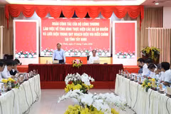 Đoàn công tác Bộ Công Thương làm việc với Ủy ban Nhân dân tỉnh Tây Ninh về phát triển hạ tầng năng lượng. (Ảnh: Bùi Giang/TTXVN)