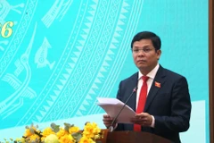 Ông Nguyễn Đức Tuy, Chủ tịch Hội đồng nhân dân tỉnh Quảng Ngãi khóa XIV phát biểu nhận nhiệm vụ tại kỳ họp. (Ảnh: Đinh Hương/TTXVN)