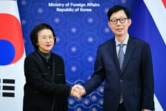 Thứ trưởng Ngoại giao thứ nhất Park Yoon Joo đã có cuộc gặp Bí thư thường trực Bộ Ngoại giao Thái Lan Eksiri Pintaruchi. (Ảnh: Yonhap)