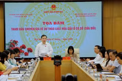 Ông Đặng Xuân Phương, Phó Chủ nhiệm Ủy ban Văn hóa Xã hội của Quốc hội, phát biểu. (Ảnh: Minh Thu/TTXVN)