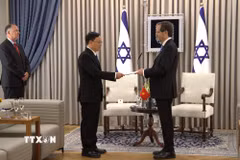 Đại sứ Nguyễn Kỳ Sơn trình Thư ủy nhiệm lên Tổng thống Israel Isaac Herzog tháng 5/2026. (Ảnh: Thanh Bình/TTXVN)