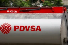 Logo của công ty dầu khí nhà nước Venezuela PDVSA trên một xe bồn chở nhiên liệu. (Ảnh: Reuters)