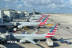 Máy bay của hãng American Airlines tại sân bay Miami, Mỹ (Ảnh: AFP/TTXVN)