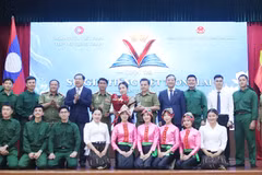 Đội Học viện Chính trị Công an Lào giành giải Nhất toàn đoàn. (Ảnh: Xuân Tú/TTXVN)