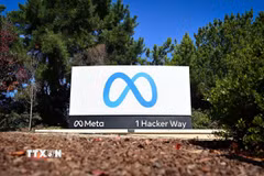 Biểu tượng Meta tại trụ sở của Tập đoàn ở Menlo Park, California, Mỹ. Ảnh: Anadolu Agency/TTXVN