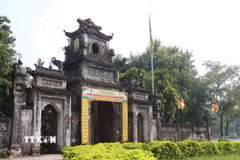 Chùa Chuông là một trong những di tích tiêu biểu nằm trong khu di tích Quốc gia đặc biệt Phố Hiến. (Ảnh: Đinh Văn Nhiều/TTXVN)