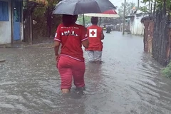 Nhiều ngôi nhà có thể bị ngập lụt trong vài ngày tới khi bão Fytia đổ bộ vào Madagascar. (Ảnh: theguardian)