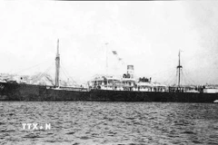 Ngày 5/6/1911, tại cảng Sài Gòn, người thanh niên yêu nước Nguyễn Tất Thành (Chủ tịch Hồ Chí Minh) quyết tâm ra đi trên con tàu Đô đốc Latouche-Tréville để thực hiện hoài bão giải phóng nước nhà khỏi ách nô lệ của thực dân, đế quốc. (Ảnh: Tư liệu/TTXVN phát)
