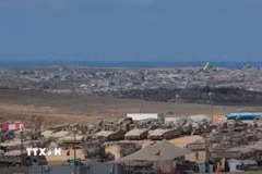 Xe quân sự Israel tại khu vực biên giới với Dải Gaza ngày 10/10/2025. (Ảnh: THX/TTXVN)