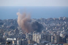 Khói bốc lên từ địa điểm ở ngoại ô Beirut, Liban sau cuộc không kích của Israel. (Ảnh: THX/TTXVN)