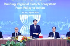 Phó Thủ tướng Nguyễn Văn Thắng phát biểu tại tọa đàm. (Ảnh: Báo Điện tử Chính phủ)