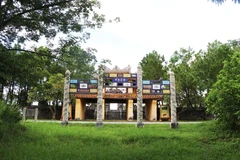 Di tích Văn Miếu nhìn từ phía bờ sông Hương, thành phố Huế. (Ảnh: Nguyên Lý/TTXVN)