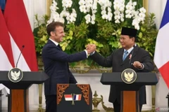 Tổng thống Indonesia Prabowo Subianto tiếp Tổng thống Pháp Emmanuel Macron tại Cung điện Merdeka, Jakarta. (Ảnh: Antara)