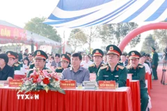 Đại tướng Nguyễn Trọng Nghĩa, Ủy viên Bộ Chính trị, Bí thư Trung ương Đảng, Chủ nhiệm Tổng cục Chính trị Quân đội nhân dân Việt Nam và Bí thư Tỉnh ủy Lâm Đồng Y Thanh Hà Niê Kđăm tham dự Lễ khai mạc chương trình “Xuân Chiến sỹ”. (Ảnh: Hưng Thịnh/TTXVN)