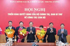 Các đồng chí lãnh đạo Ban Chính sách, chiến lược Trung ương. (Ảnh: Phương Hoa/TTXVN)