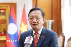 Đại sứ Việt Nam tại Lào Nguyễn Minh Tâm chia sẻ về những đóng góp to lớn của đồng chí Xaysomphone Phomvihane đối với việc bảo vệ, gìn giữ, vun đắp và phát triển mối quan hệ đặc biệt Việt Nam-Lào. (Ảnh: Xuân Tú/TTXVN)